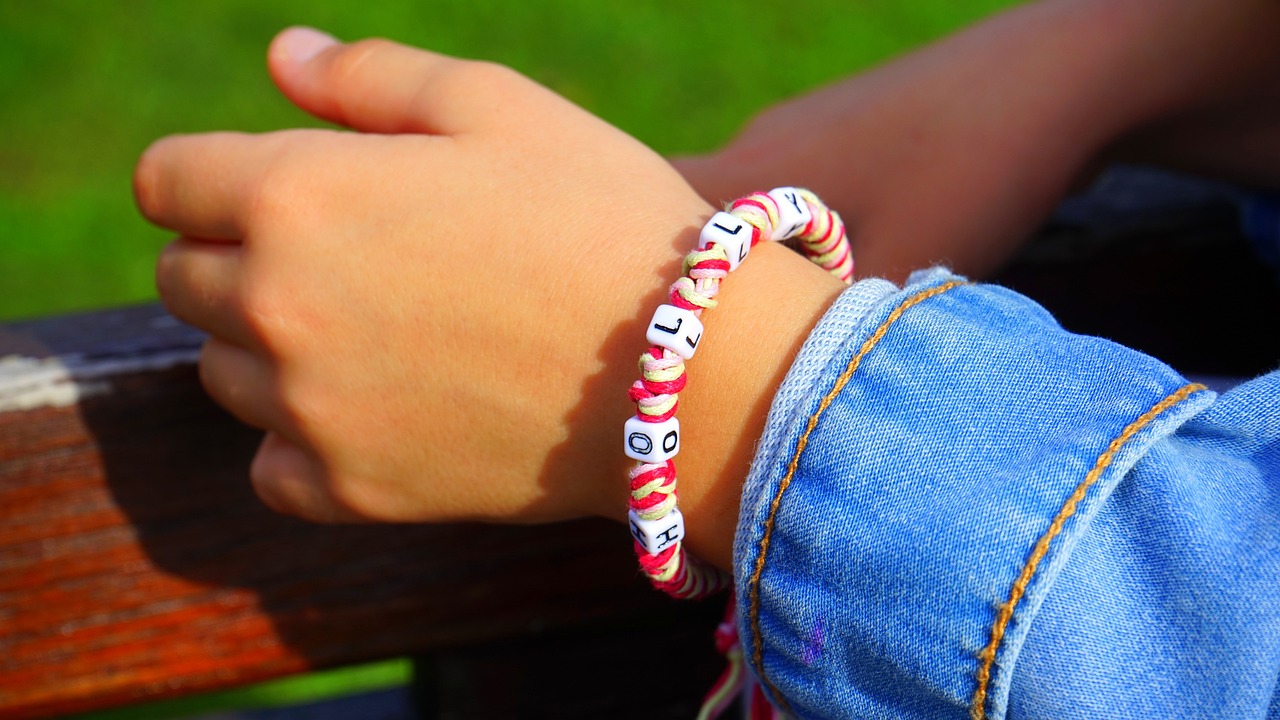 DIY Friendship Bracelets: A Fun Craft for Kids